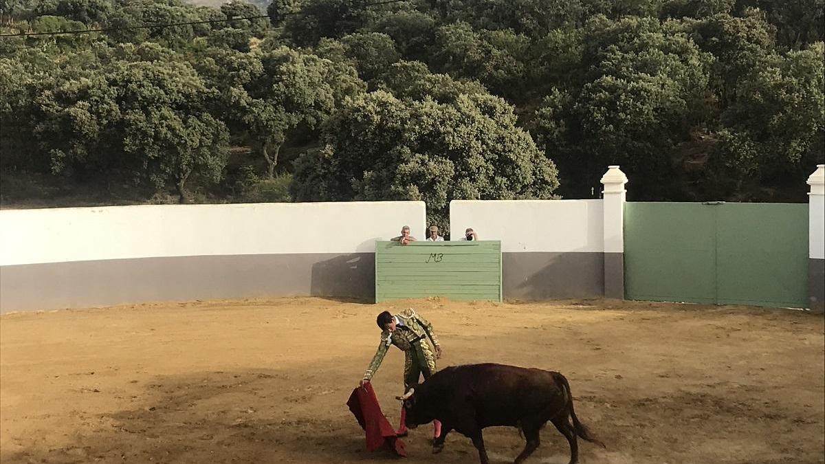 Jiménez Fortes durante su puesta a punto de cara a la vuelta a los ruedos el jueves.