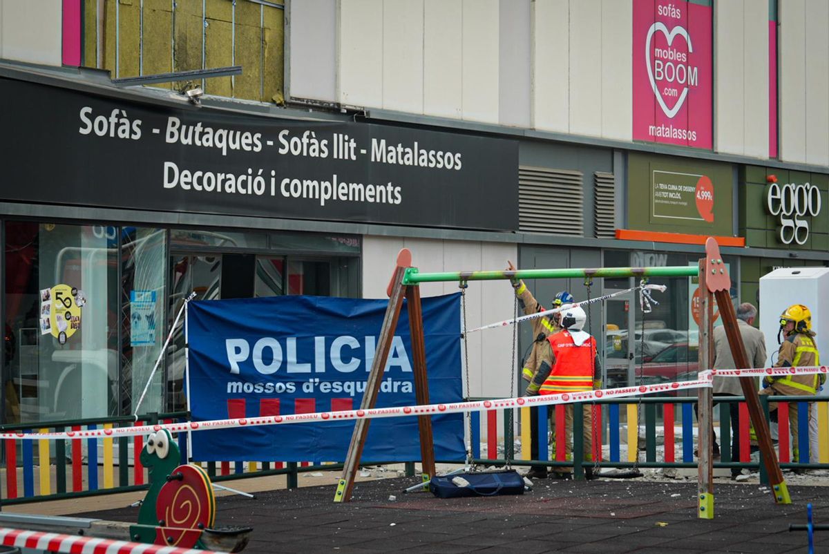 Un muerto por el derrumbe en el Centro Comercial de Sabadell Un muerto por el derrumbe en el Centro Comercial de Sabadell