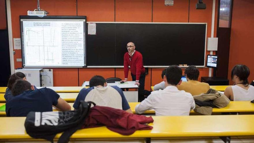 Estudiantes universitarios en un aula del Campus de Ourense. // Brais Lorenzo