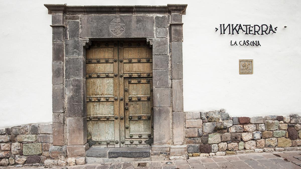 La discreta entrada de Inkaterra La Casona.