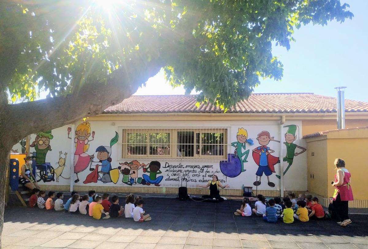 Alumnos en el CEIP Juan Esteve de Albal.