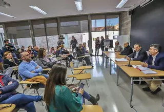 Educación permite a institutos de la Vega Baja dar menos Valenciano que el que exige el plurilingüismo