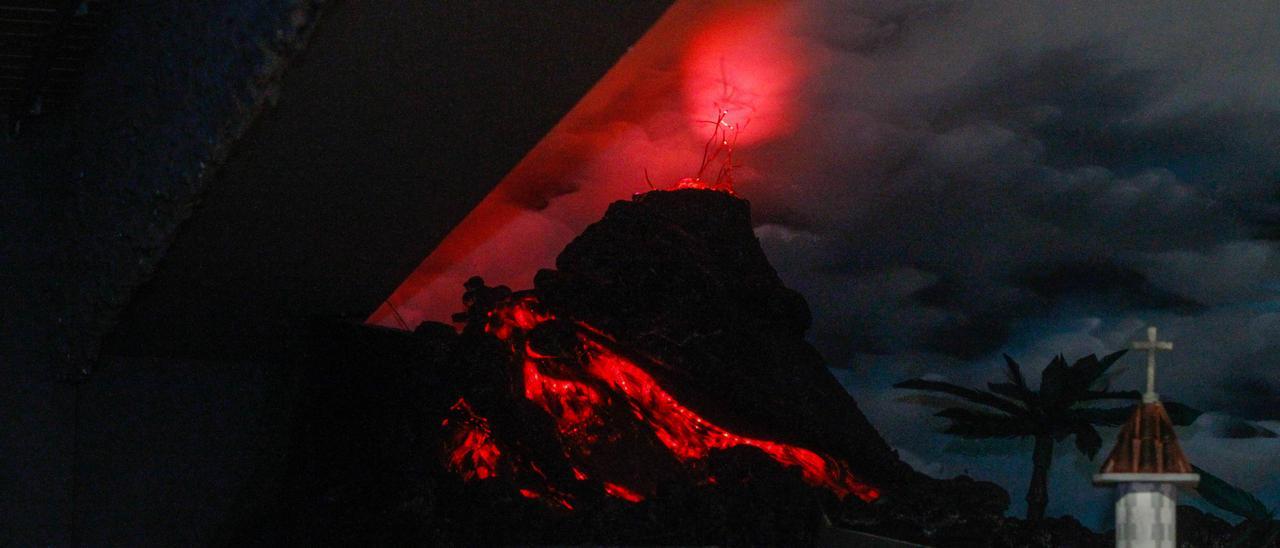 El volcán de La Palma en el momento en que engulle la iglesia de Todoque