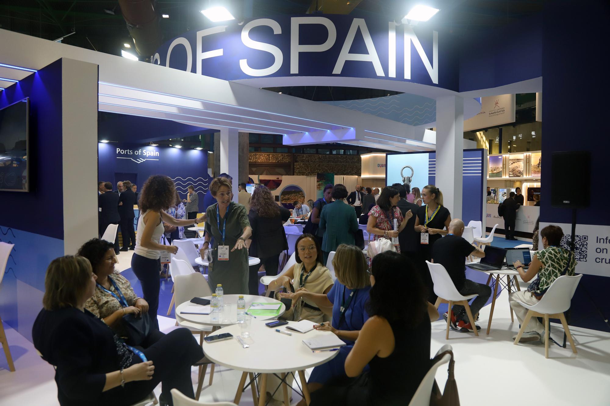 El Palacio de Ferias y Congresos acoge la feria de cruceros Seatrade Cruise Med