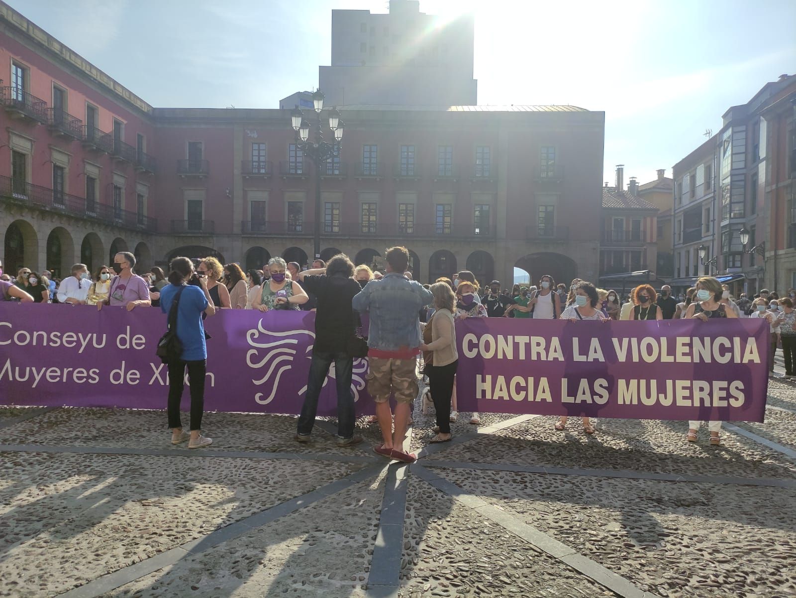 Clamor unánime en Gijón para condenar la supuesta violación denunciada por dos jóvenes