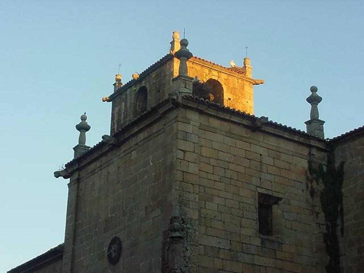 Cáceres: las iglesias de San Juan y Santiago