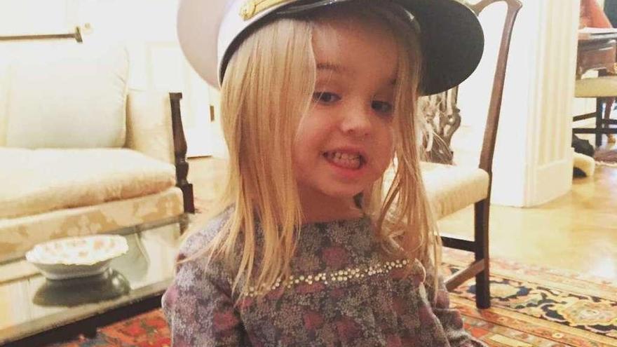 La nieta de Trump Chloe Sophia con el vestido de Pili Carrera en la imagen que &#039;colgó&#039; su padre.