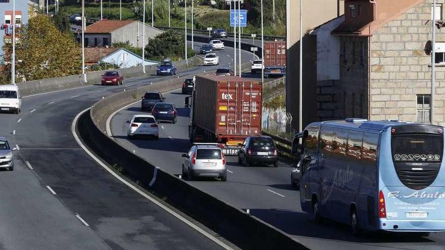 Los accesos de la autopista en Vigo se encuentran entre los más ruidosos de España. // R. Grobas