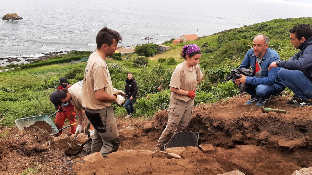 Excavaciones arqueológicas en la isla de Ons (Bueu).