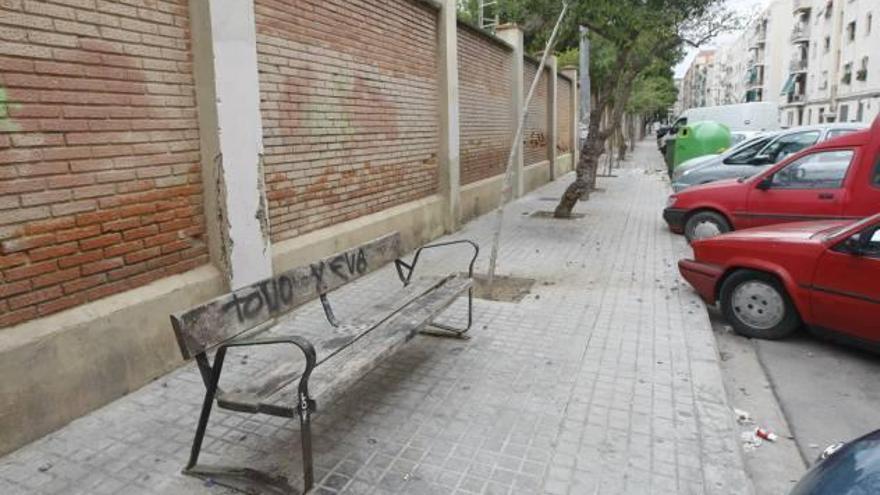 Fachada que se derribará del colegio de Escolapios.