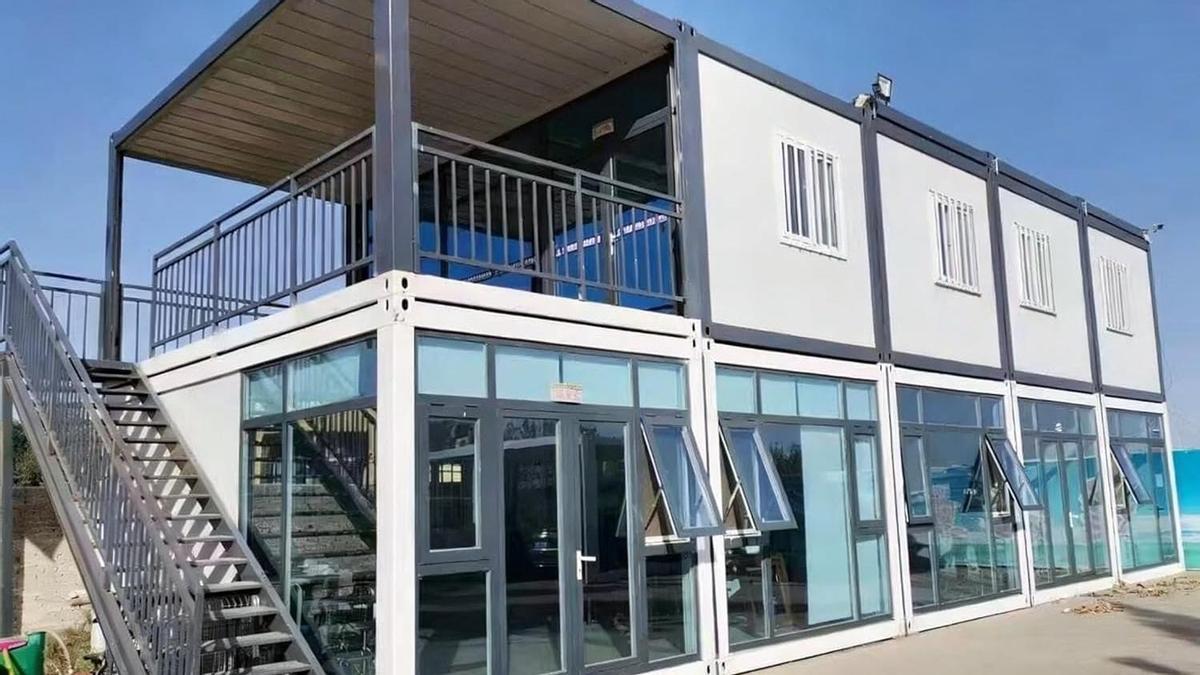 Una casa de dos pisos por 14.000 euros: la alternativa prefabricada que gana terreno a la vivienda tradicional