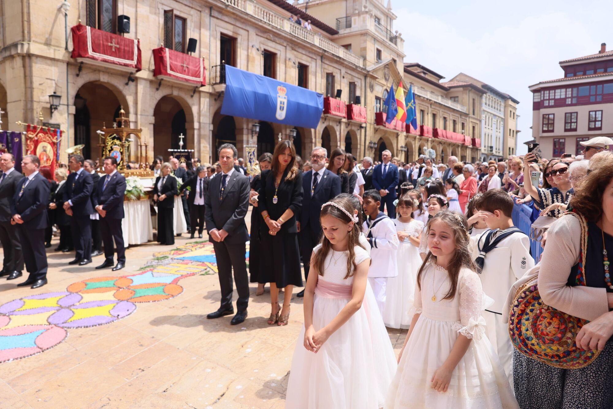 Así fue la misa del Corpus Christi en la catedral de Oviedo.