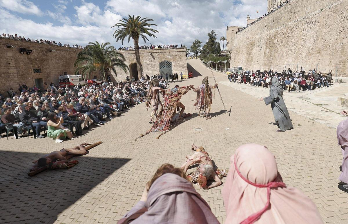 El Via Crucis de Llorenç Moyà en imágenes