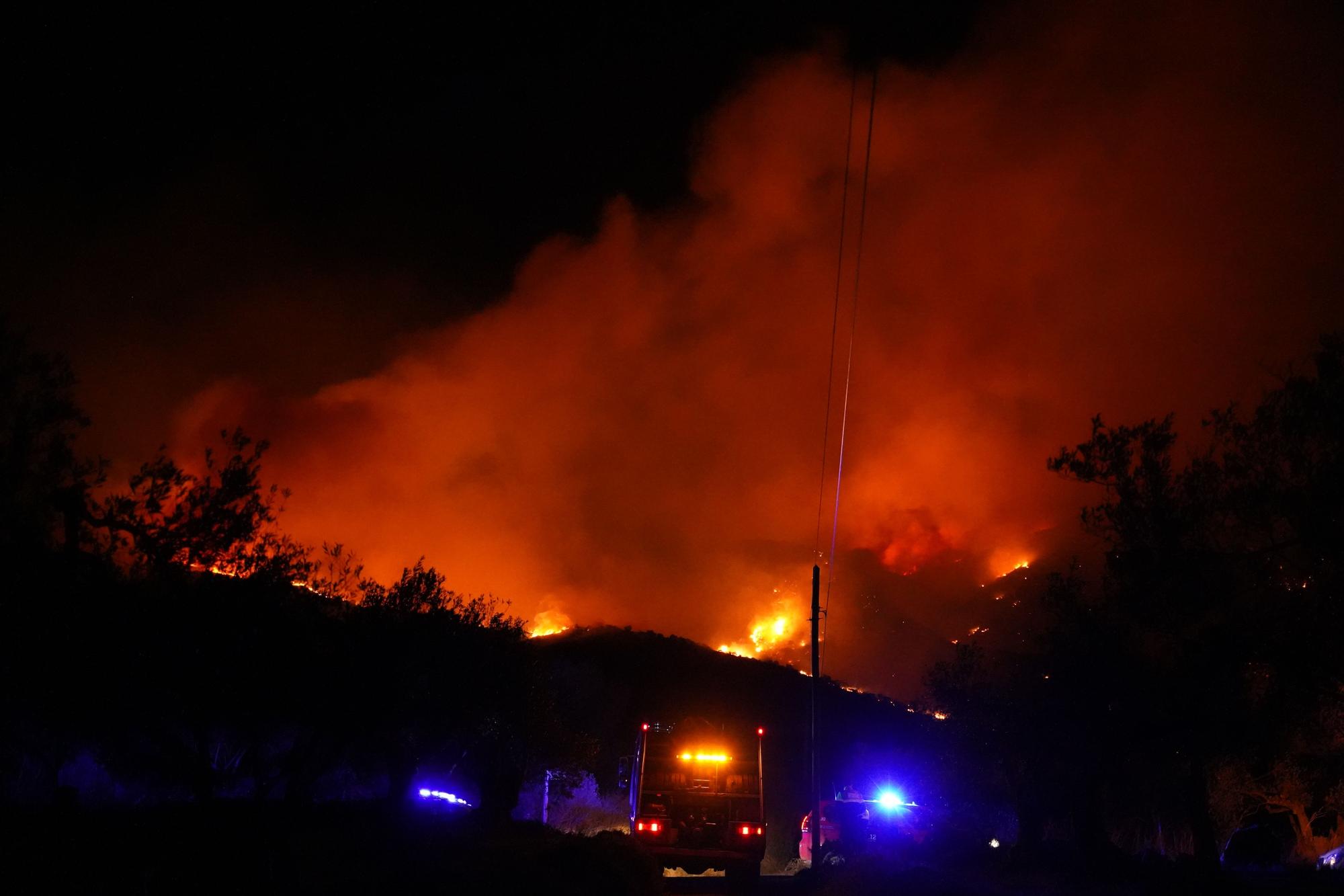 Gran incendi forestal a Roses