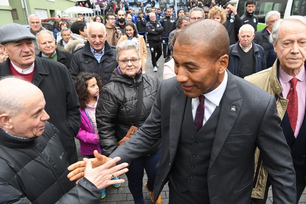 Mauro Silva disputó 459 partidos con la camiseta blanquiazul y es el segundo futbolista con más partidos en Primera División con el Deportivo, se le otorgó la calle en 2005 con Francisco Vázquez.