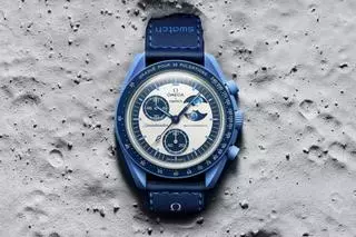 El nuevo MoonSwatch de Swatch rinde un doble tributo al verano