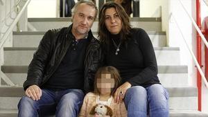 Nadia Nerea Blanco Garau  con sus padres  Fernando Blanco y Marga Garau.