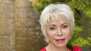 Isabel Allende: "Me honra que se prohíba 'La casa de los espíritus' en Estados Unidos; quiere decir que la consideran peligrosa"