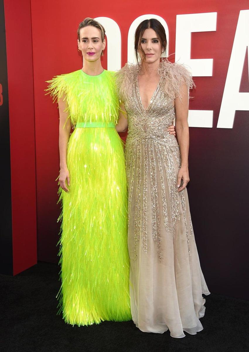 Sarah Paulson y Sandra Bullock en la premiere de 'Ocean's 8'