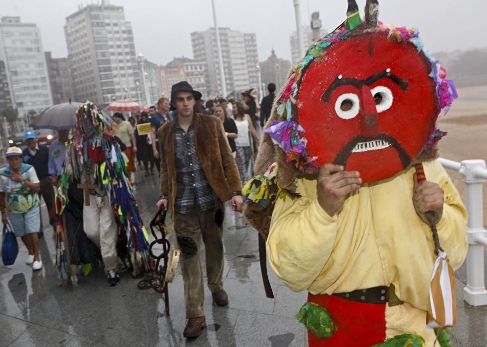 Desfile de máscaras ibéricas en Gijón