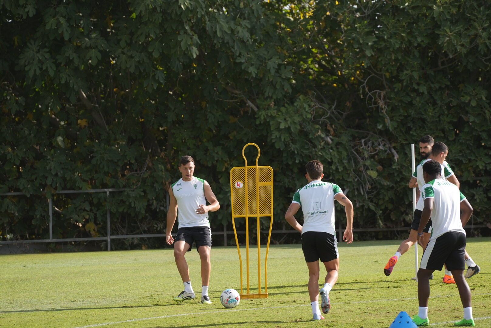 El primer entrenamiento del Córdoba CF en su séptima semana de Liga, en imágenes 