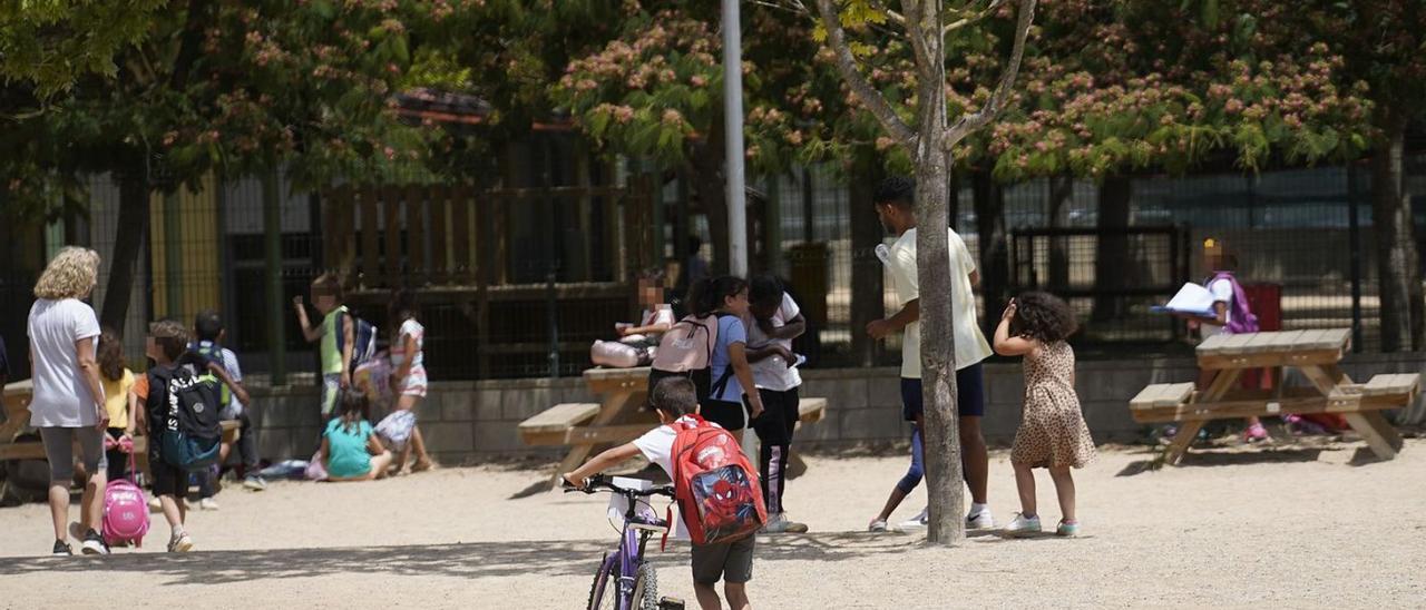 Alumnes al pati d’una escola gironina, en una imatge d’arxiu. | MARC MARTÍ