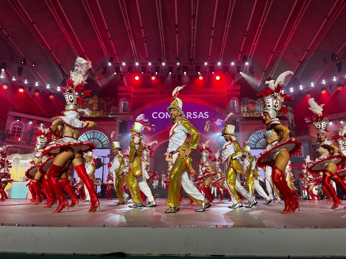 Tropicana reinvindicó la comparsa con un mágico Dani Baute.