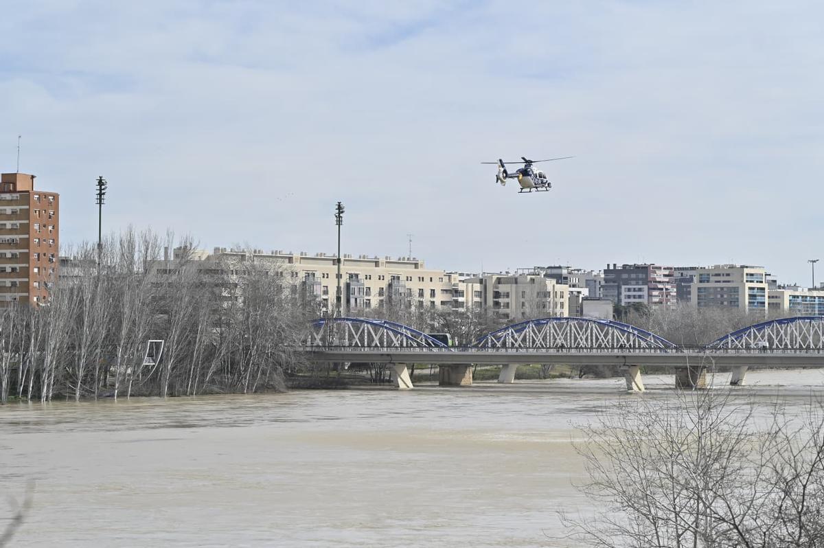 Labores de búsqueda desde el helicóptero, este miércoles.