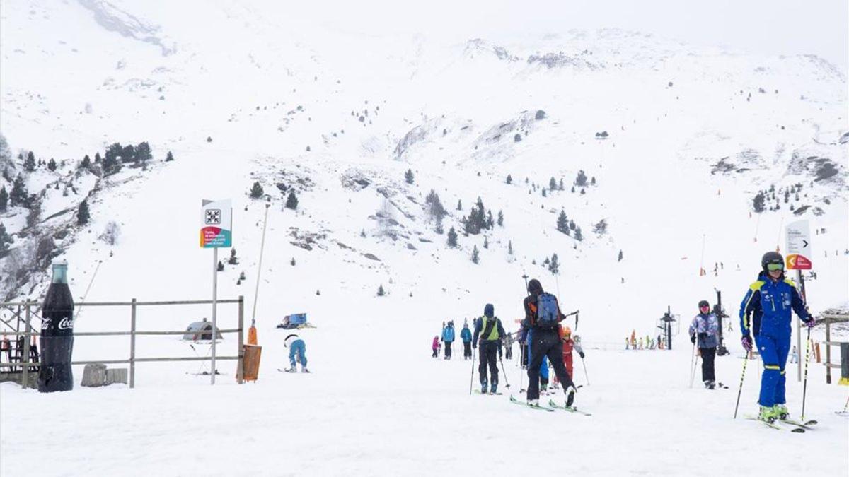 Nieve fresca recién caida en las estaciones de Aramón