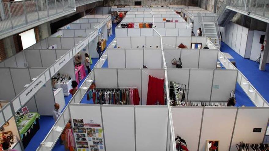 Espacio interior de la fábrica de Ortiz durante la pasada Feria de empresa y mujer en Candás.