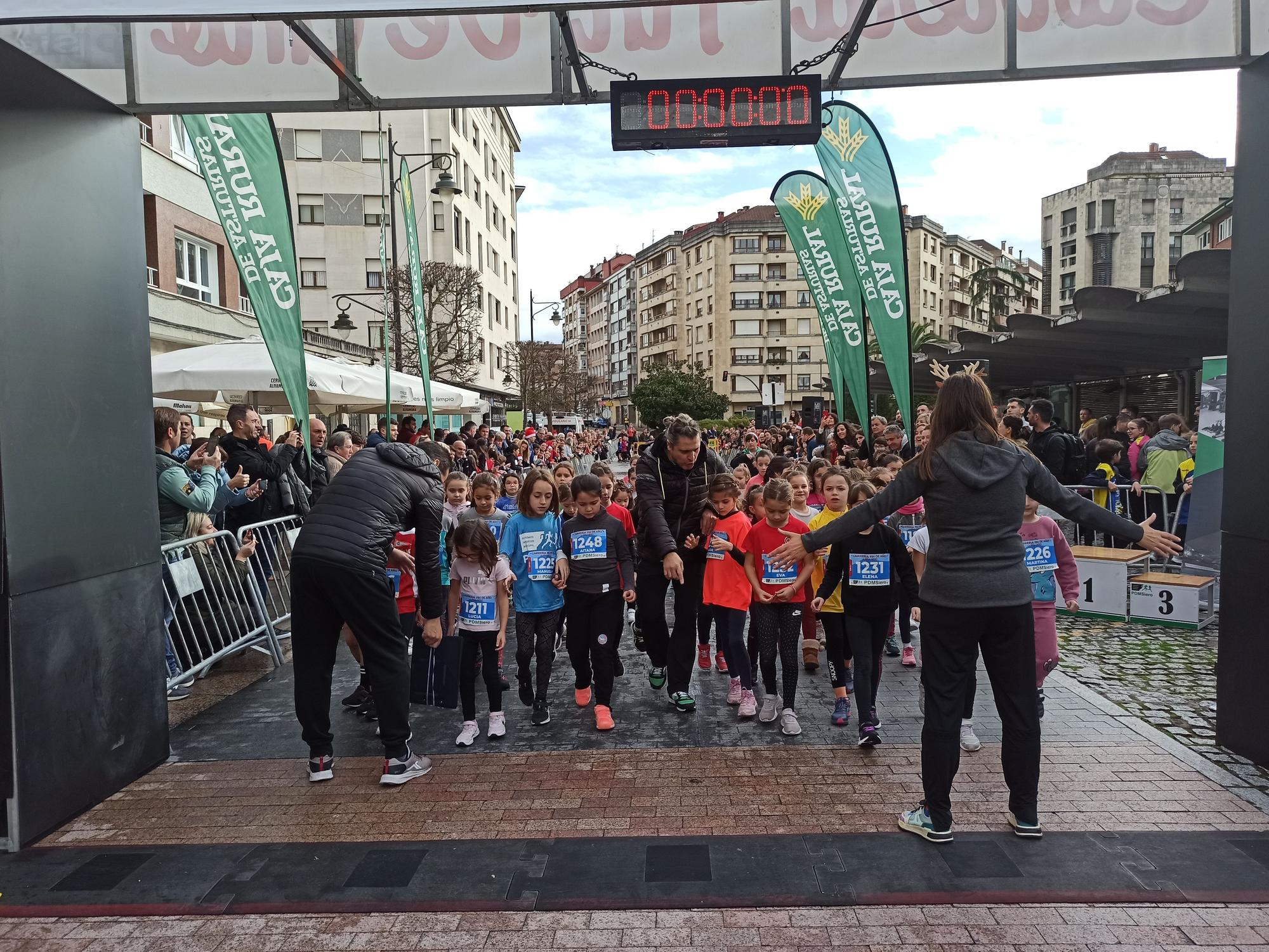 Casi 1.500 participantes disputan la carrera de Fin de Año de Pola de Siero