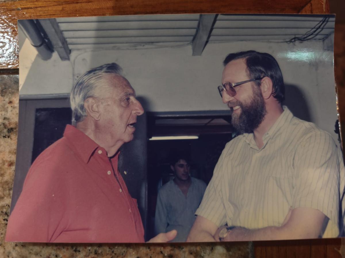 Joaquín Vázquez con Luis de Carlos, el presidente del Real Madrid que sucedió a Santiago Bernabéu