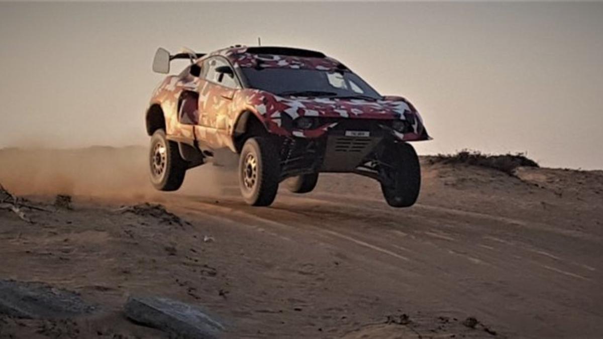 Roma y Loeb han probado su nuevo coche en Dubai