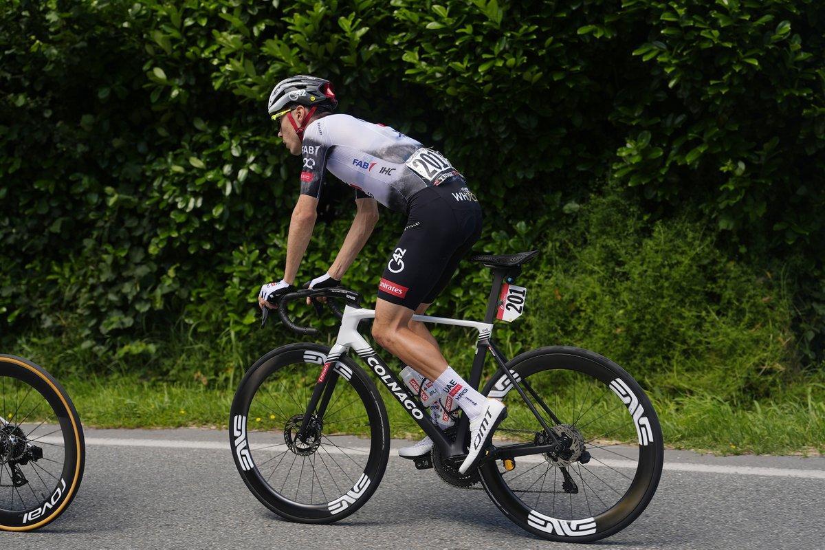 Juan Ayuso, poco antes de retirarse del Giro.