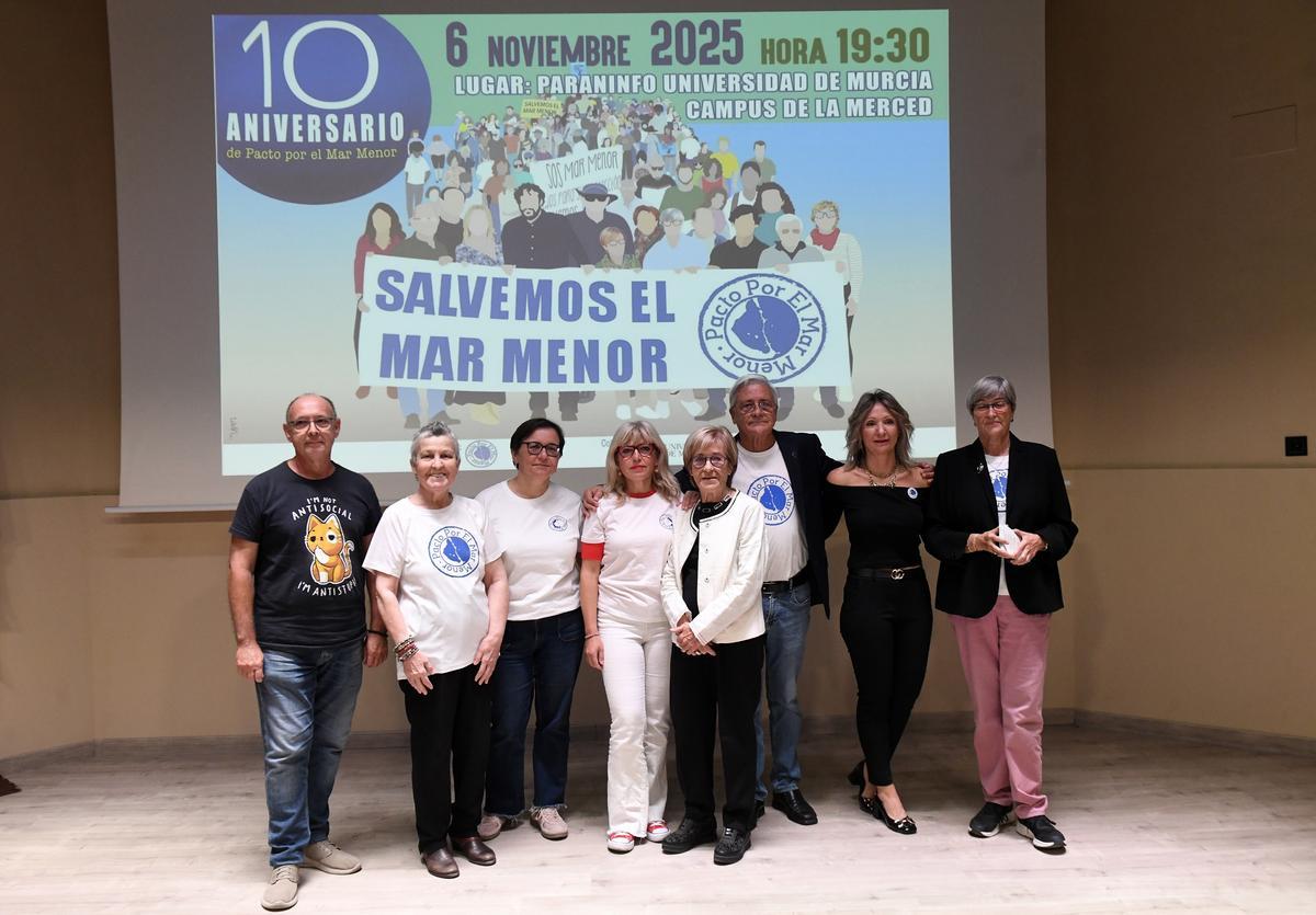 Los representantes de Pacto por el Mar Menor, en la celebración del décimo aniversario.