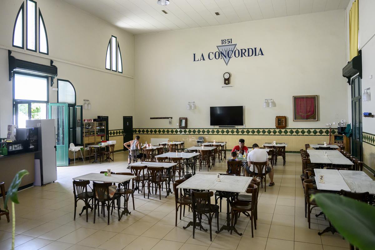 Interior de la Societat.