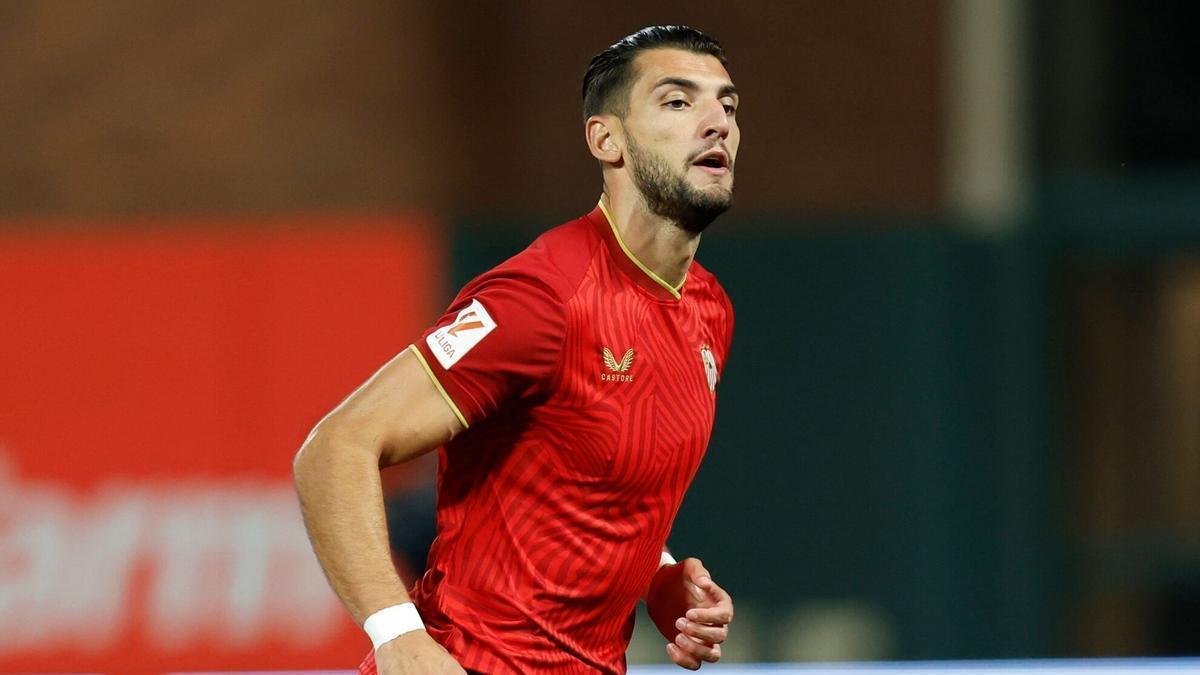 Rafa Mir, durante un partido con el Sevilla FC