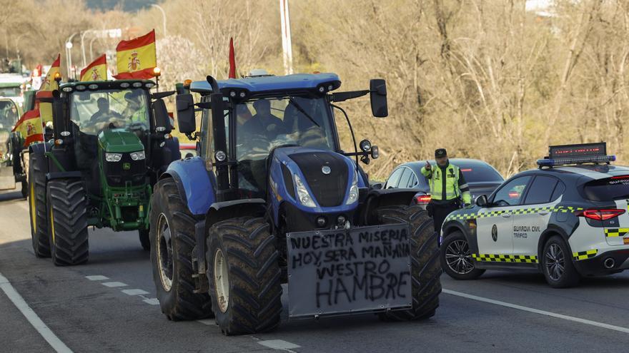 Directo | Los tractores quieren volver a colapsar Madrid convocados por las organizaciones agrarias