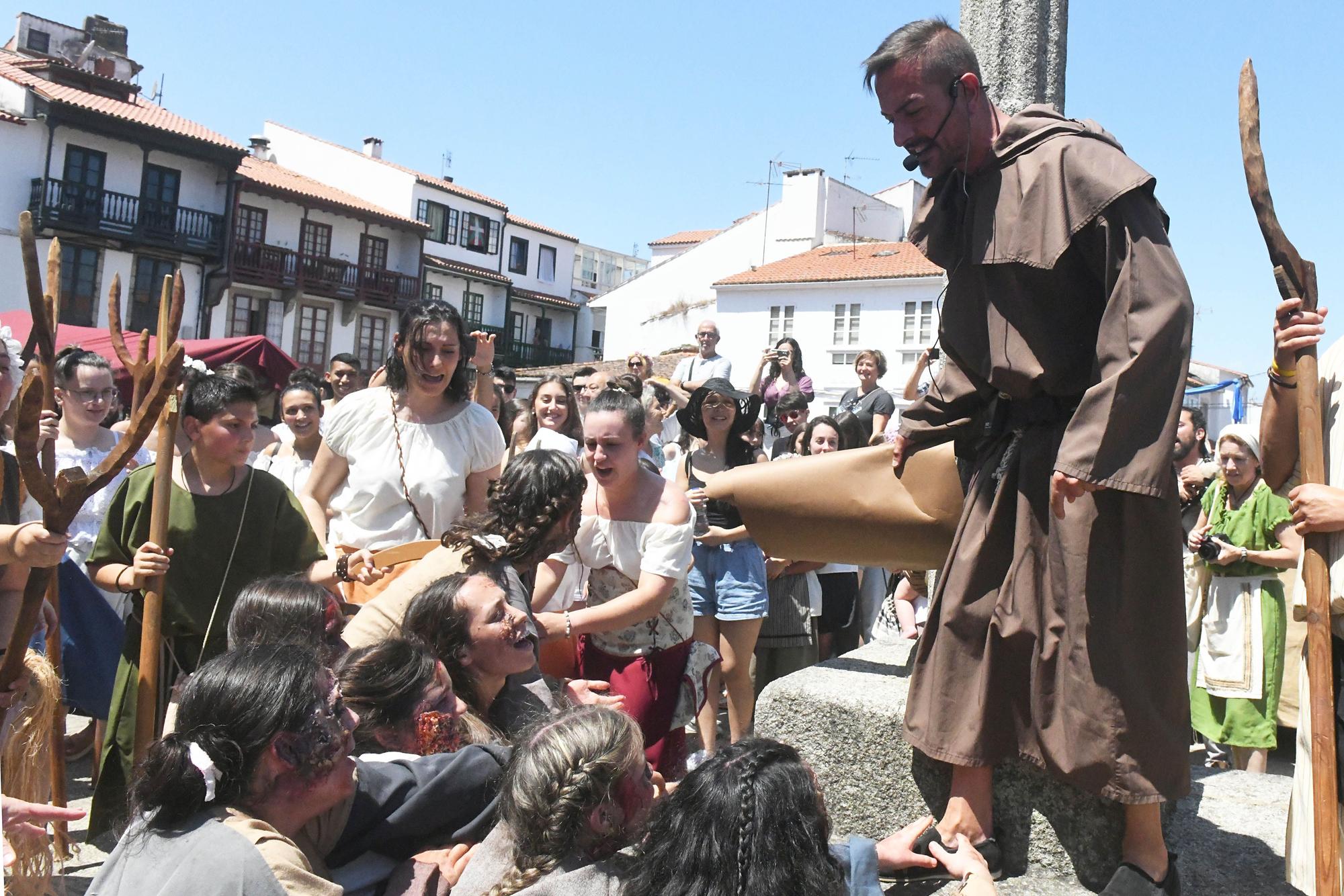 Betanzos cierra su Feira Franca Medieval con la expulsión de los leprosos