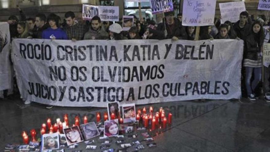 Flores y velas en recuerdo a las 4 fallecidas en Madrid Arena