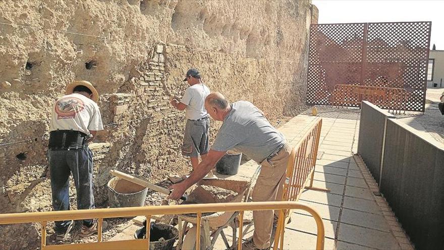 En restauración dos nuevos tramos de muralla