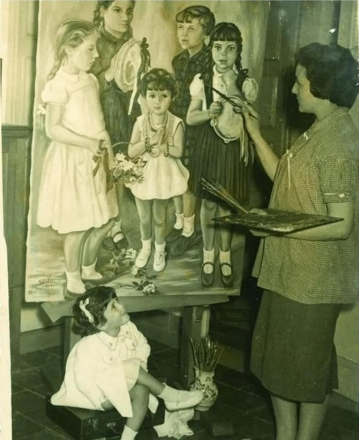 Fotografía tomada de Sofía Feliu mientras pintaba un cuadro.