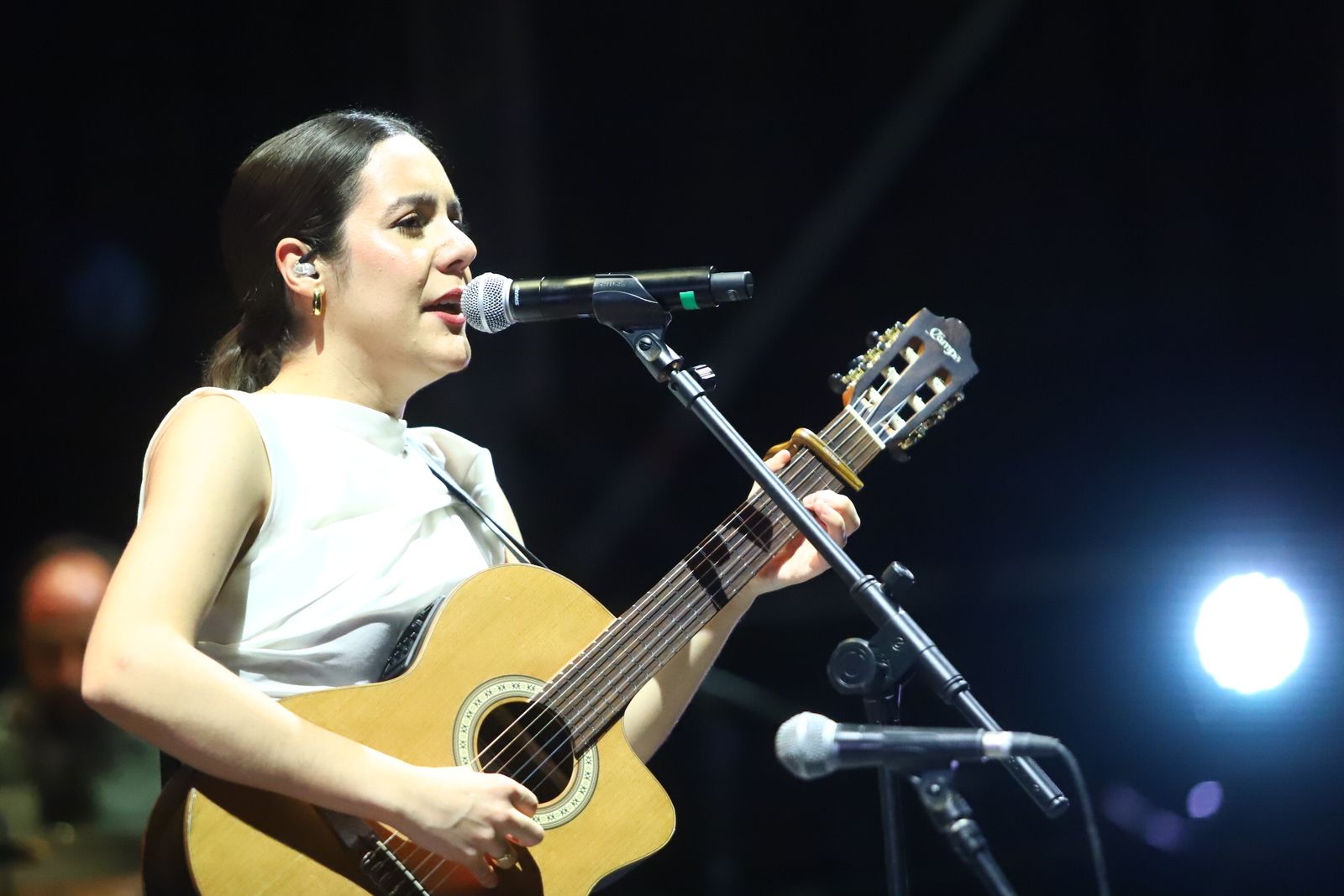 Julieta Venegas y Valeria Castro cantan en el teatro de la Axerquía