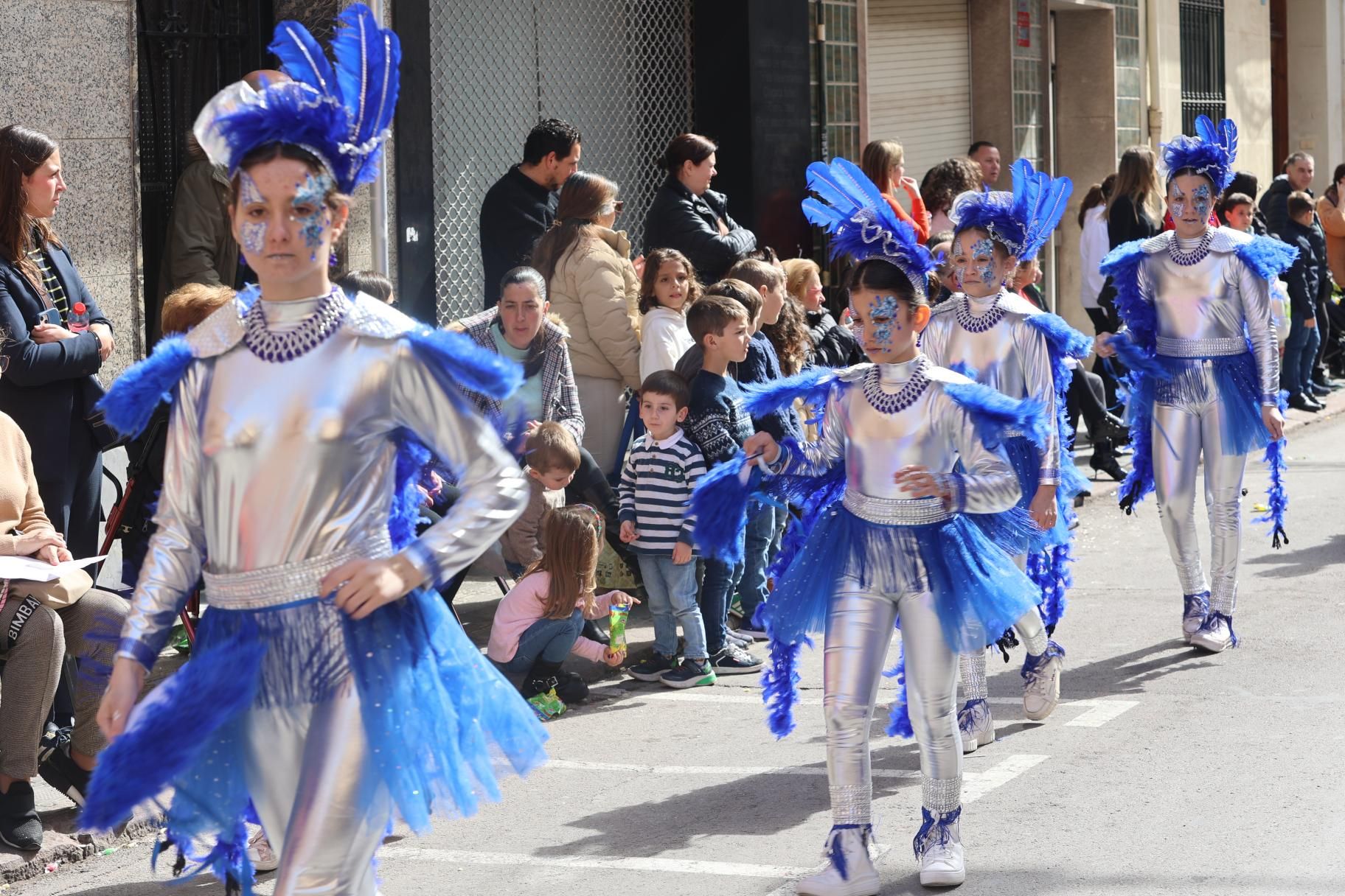 Búscate en las fotos: Burriana disfruta con la Cabalgata del Ninot Infantil