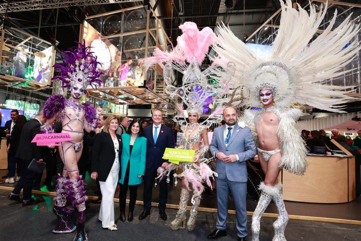 Imagen de los representantes del Carnaval de Las Palmas de Gran Canaria este miércoles, en Fitur 2023.