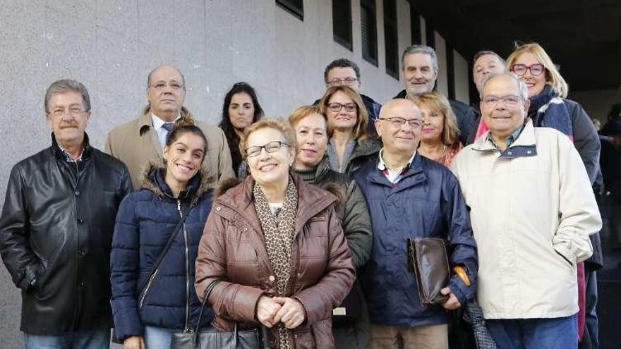 Miembros de la Coral Casablanca, en noviembre en el juzgado. // A.V.