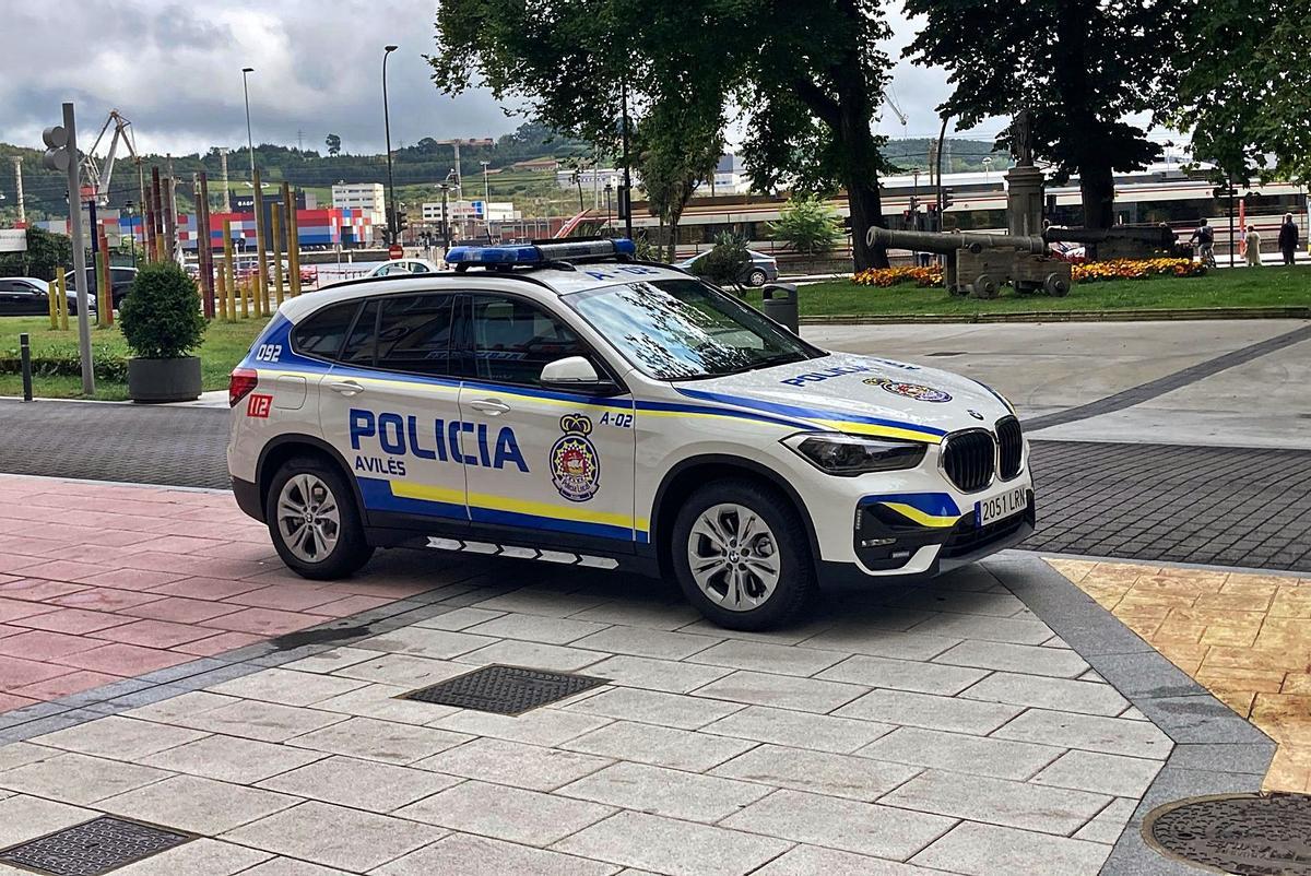 Uno de los vehículos de la Policía Local de Avilés.