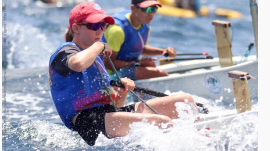 La campeona Nicola Sadler, en una de las regatas del campeonato