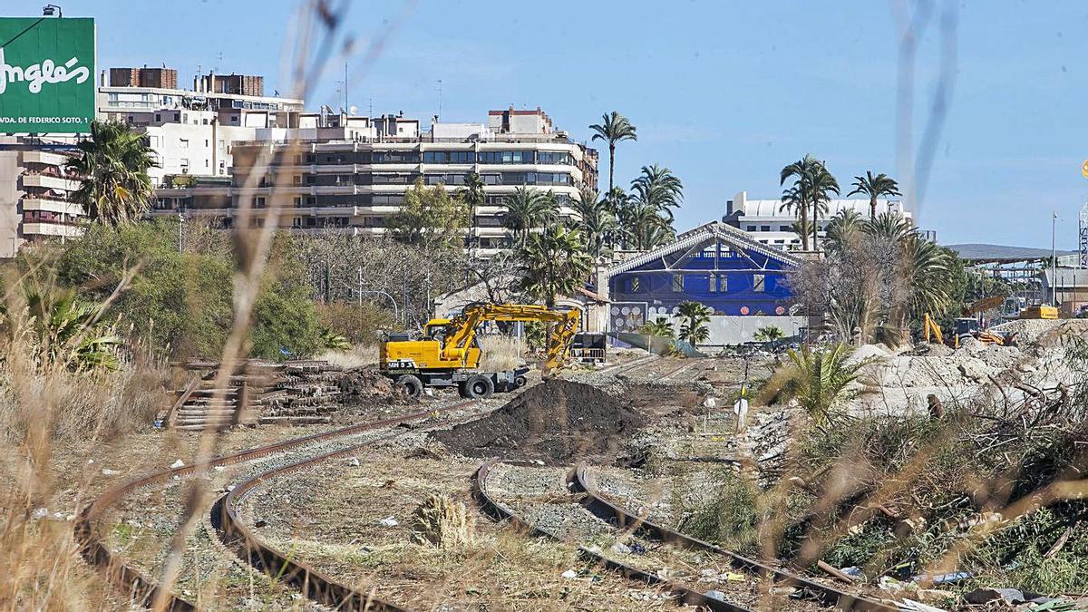 El plan del Ayuntamiento pasa por ganar toda esa zona para el esparcimiento de la ciudad. | HÉCTOR FUENTES