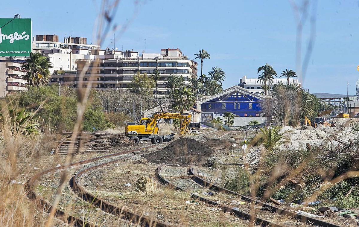 El plan del Ayuntamiento pasa por ganar toda esa zona para el esparcimiento de la ciudad. | HÉCTOR FUENTES